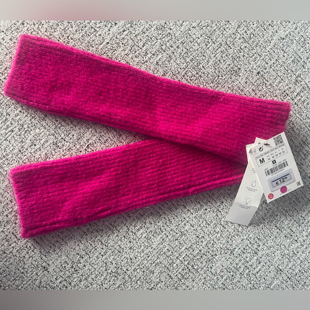 NWT Zara Ribbed Knit Fingerless Long Mitten in Fuchsia